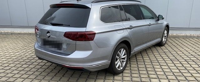 Volkswagen Passat Variant 1.5 TSI Business IQ.DRIVE/AHK/MAT foto 3