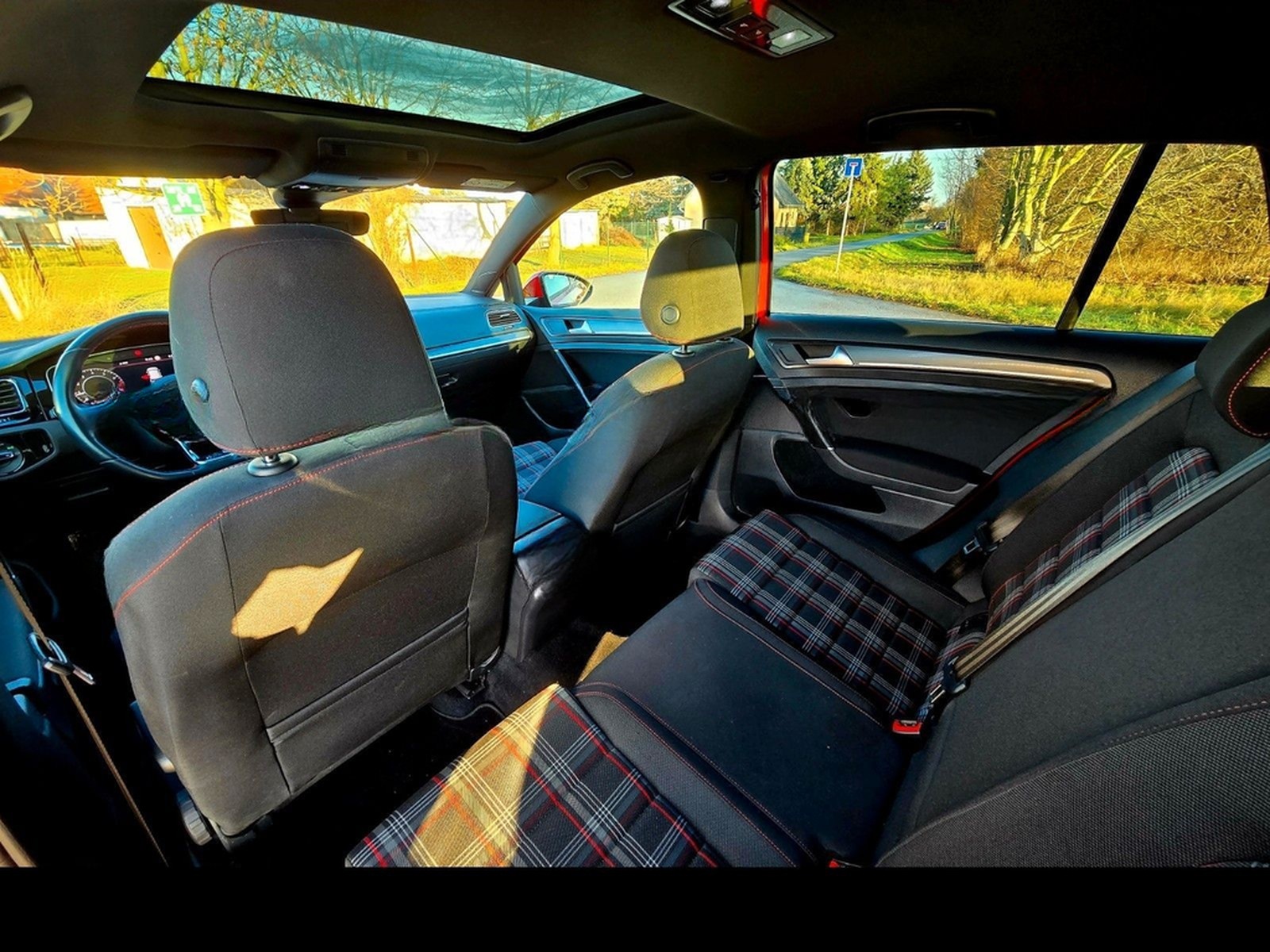 Volkswagen Golf VII GTI DSG Performance*STANDHEIZUNG*PANO* foto 20