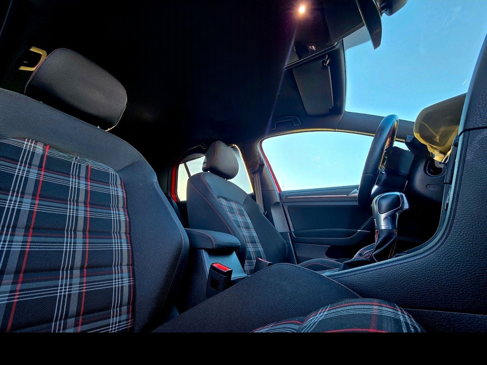 Volkswagen Golf VII GTI DSG Performance*STANDHEIZUNG*PANO* foto 28