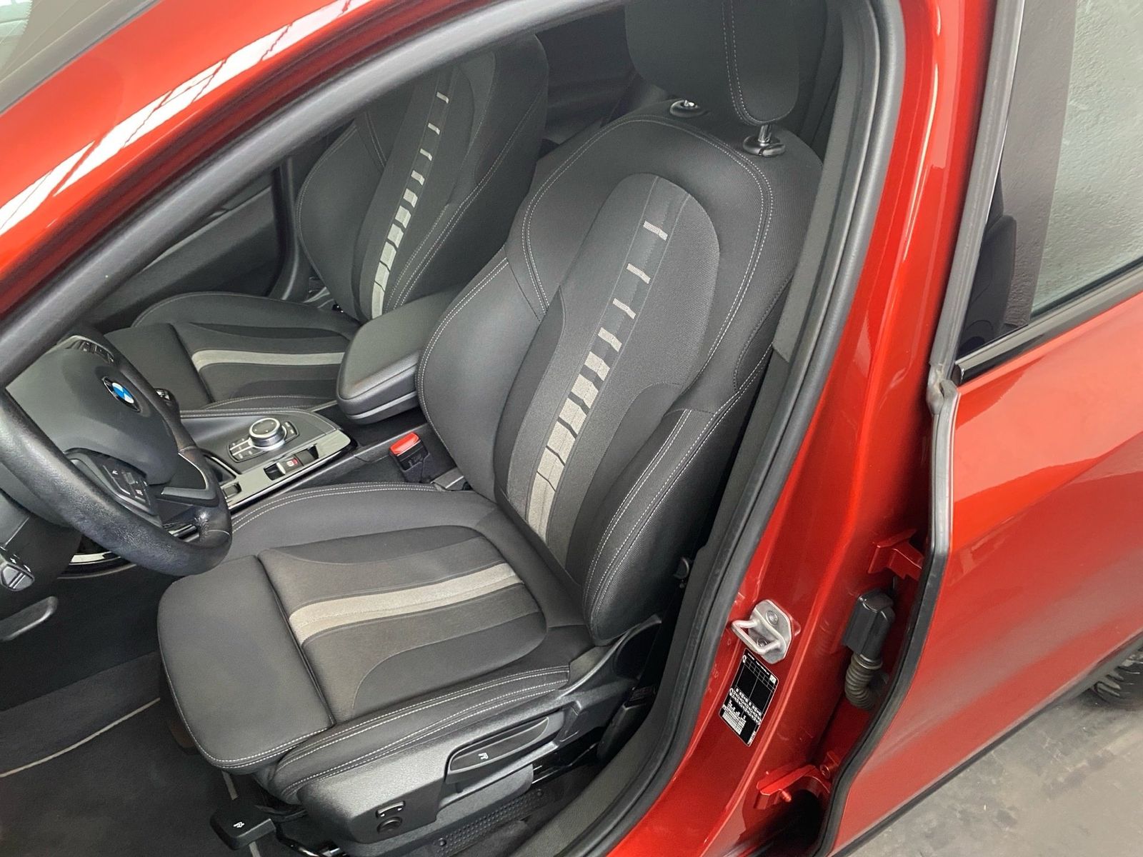 BMW X2 sDrive18d Advantage Plus Navi LED DA AHK PA foto 9