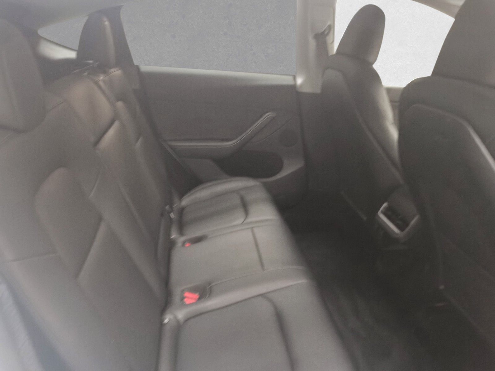 Tesla Model Y Basis RWD foto 5