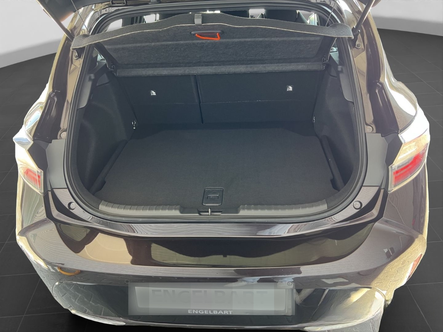 Toyota Corolla 2.0 Hybrid Lounge Allwetterreifen foto 13