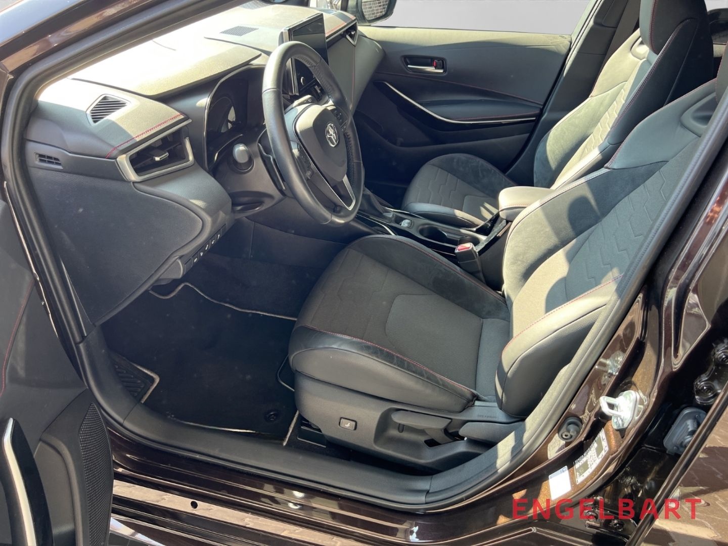 Toyota Corolla 2.0 Hybrid Lounge Allwetterreifen foto 7