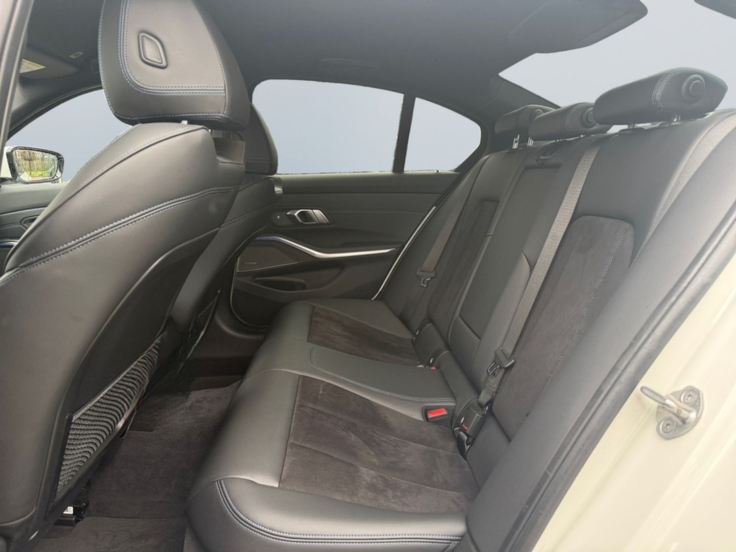 BMW 320 d M Sport *LED*H/K*ACC*Shadow*Live*SHZ*360°* foto 17
