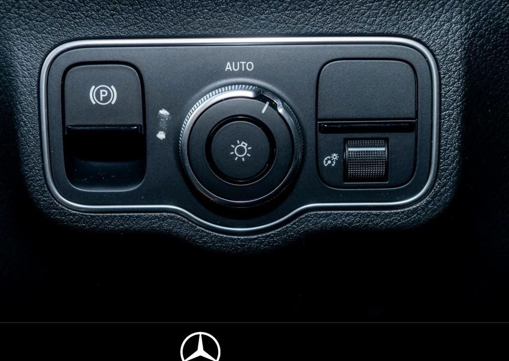 Mercedes-Benz GLA 200 PROGRESSIVE AHK SHZ MBUX LED foto 13