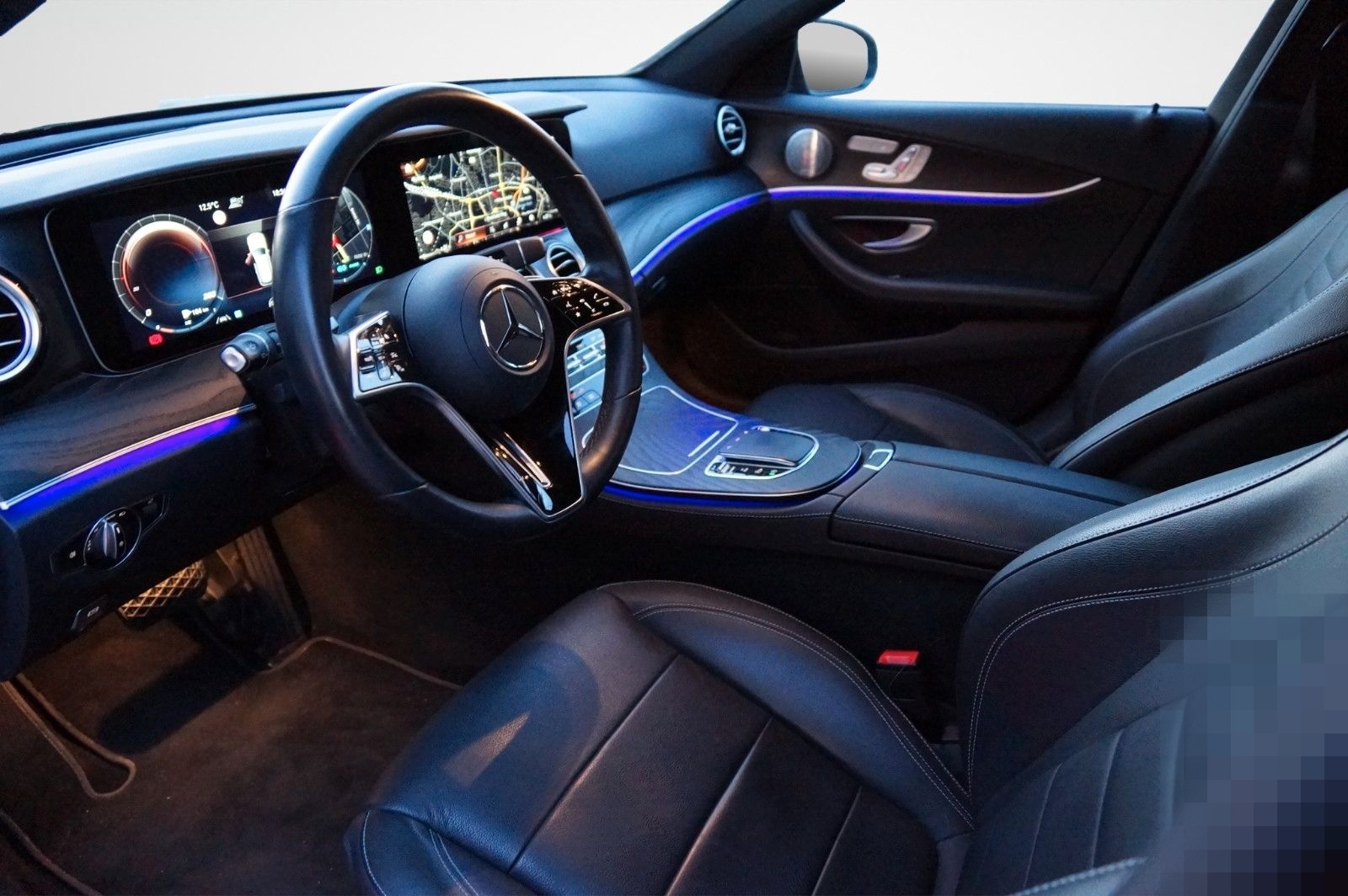 Mercedes-Benz E 220d T/Avantgarde/Led/ACC/360°/Burmester/Night foto 11