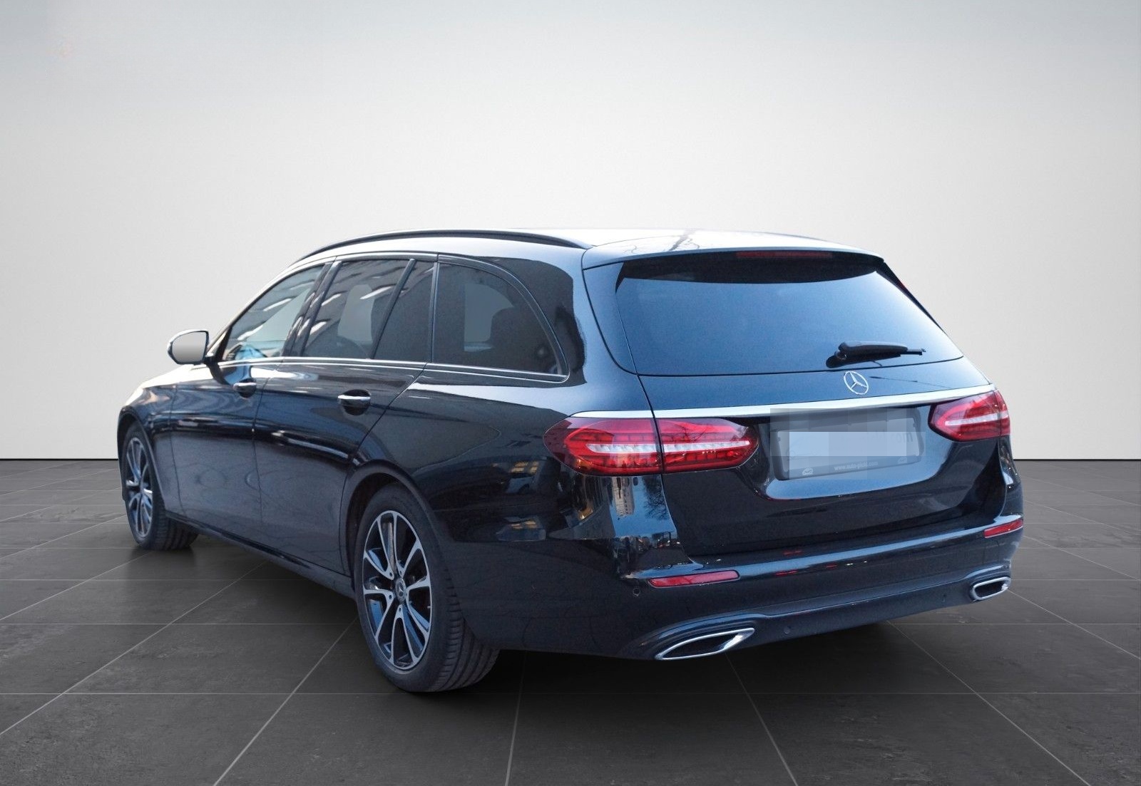 Mercedes-Benz E 220d T/Avantgarde/Led/ACC/360°/Burmester/Night foto 16