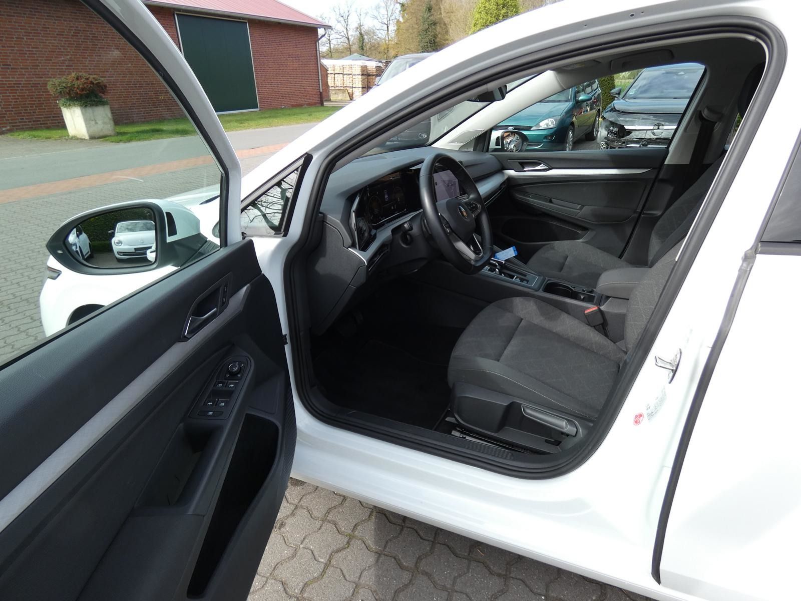 Volkswagen Golf 1.5 eTSI ''LIFE'' DSG NAV LED RFK LM STHZ P foto 3