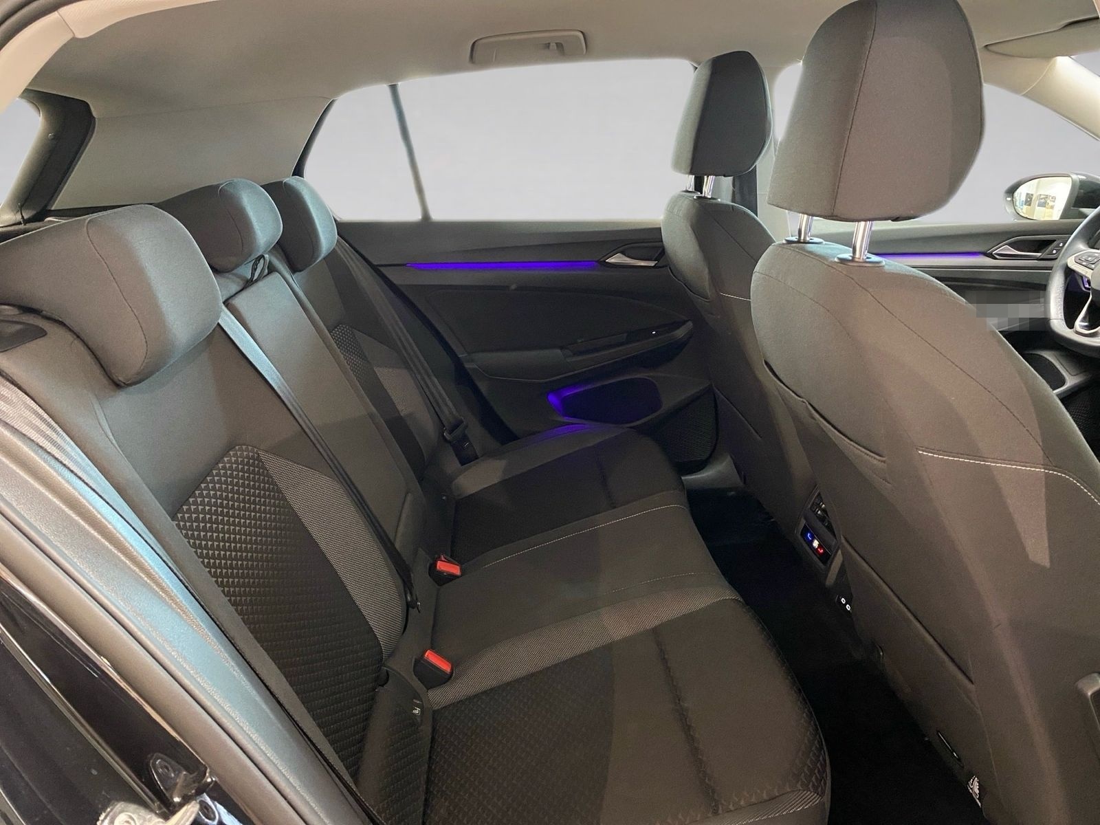 Volkswagen Golf VIII 1.5 TSI Active ACC AppConnect LED Navi foto 11