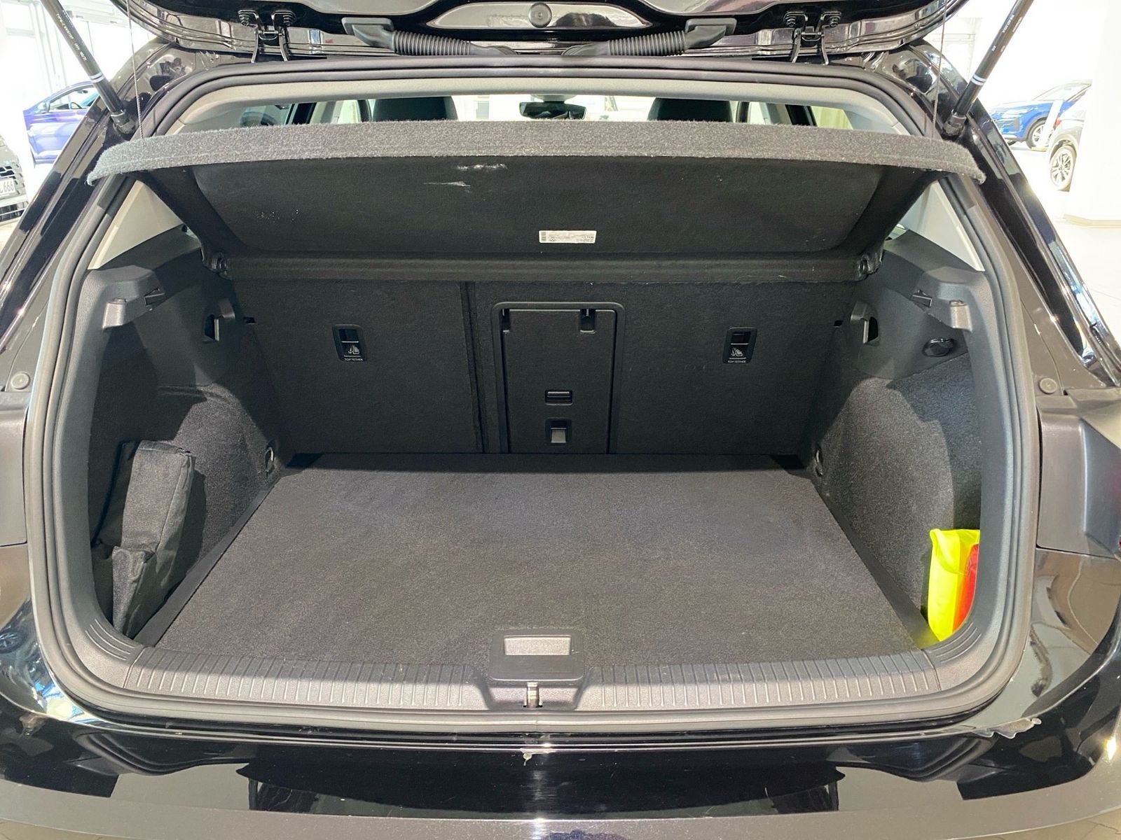 Volkswagen Golf VIII 1.5 TSI Active ACC AppConnect LED Navi foto 15