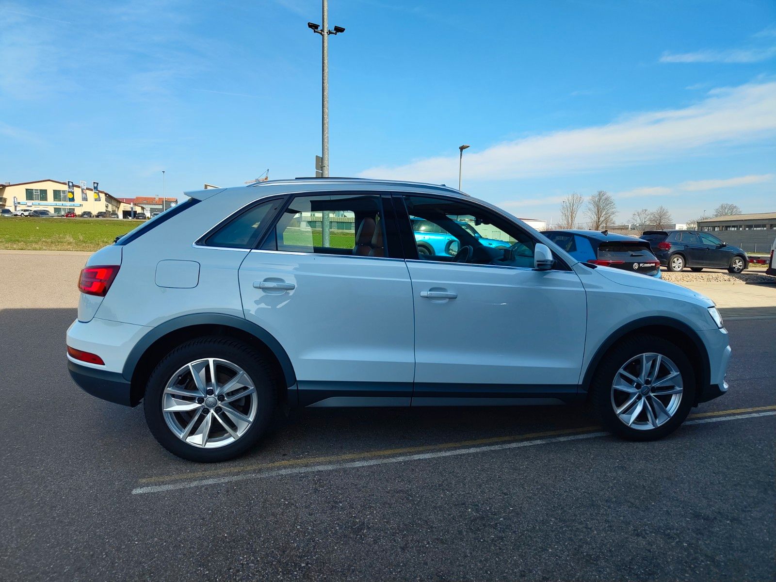 Audi Q3 2.0 TDI quattro 184 PS "design" SHZ/AHK/PANO foto 4
