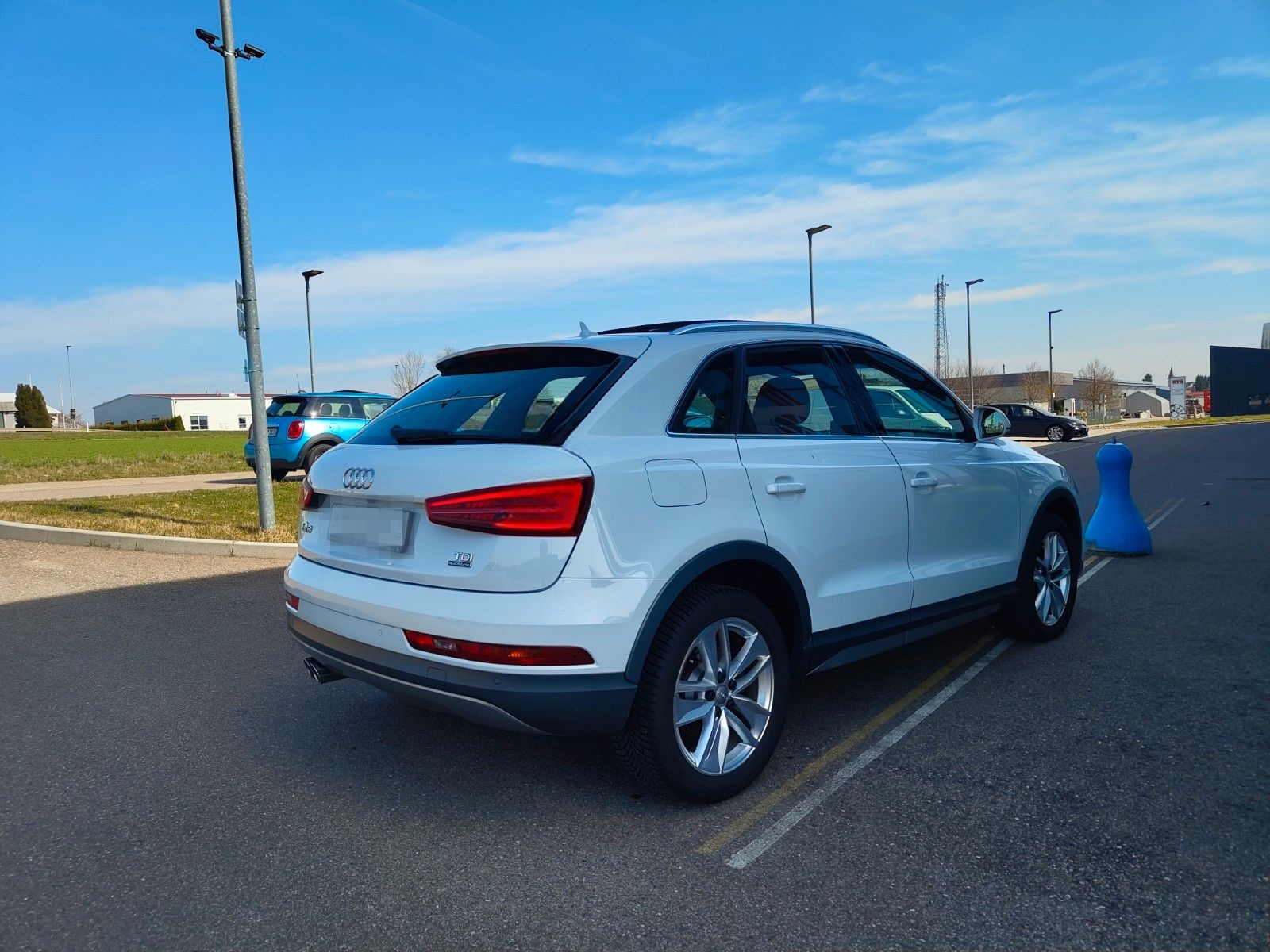 Audi Q3 2.0 TDI quattro 184 PS "design" SHZ/AHK/PANO foto 5