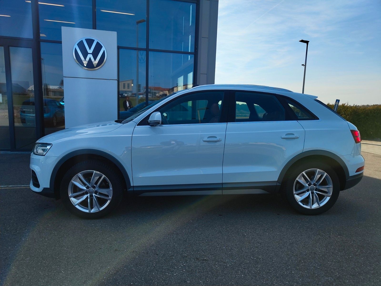 Audi Q3 2.0 TDI quattro 184 PS "design" SHZ/AHK/PANO foto 8