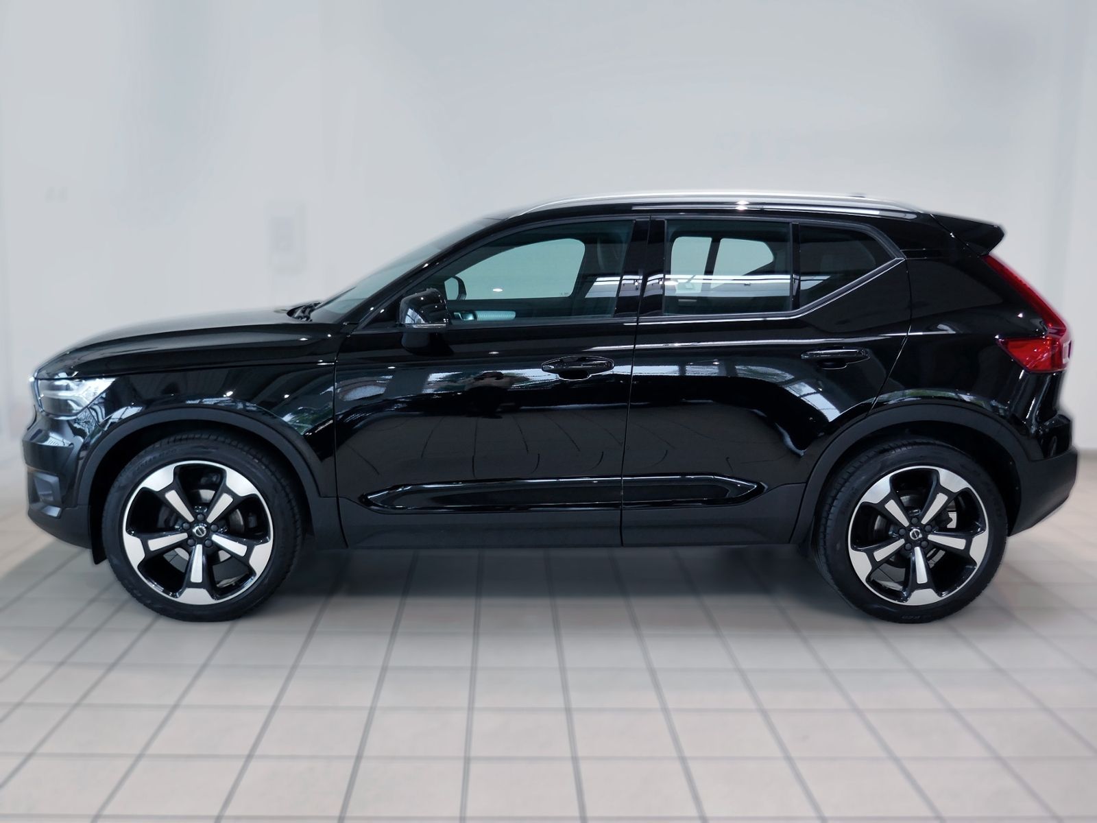 Volvo XC40 D3 2WD Momentum Pro | LED AHK PDC GRA foto 4