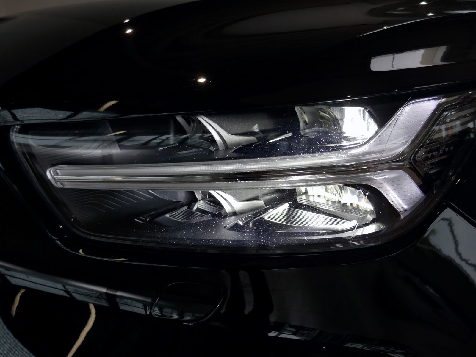 Volvo XC40 D3 2WD Momentum Pro | LED AHK PDC GRA foto 5