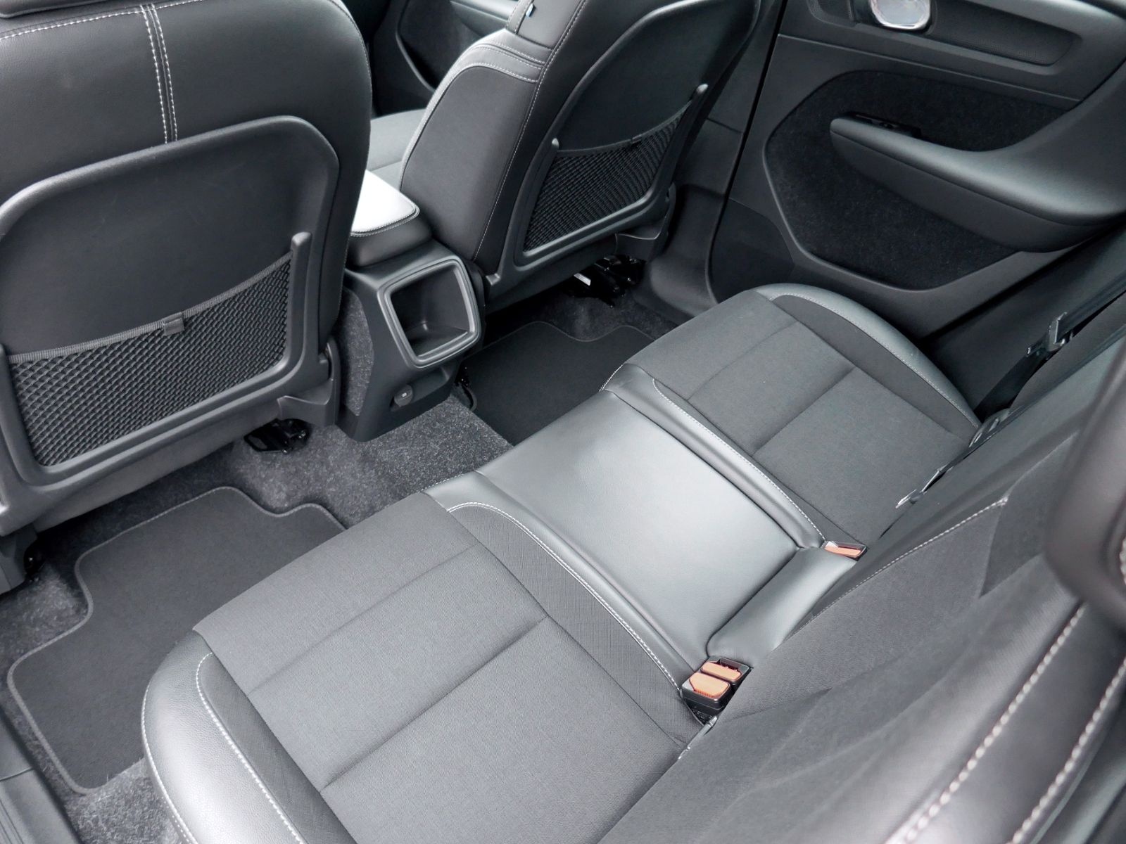 Volvo XC40 D3 2WD Momentum Pro | LED AHK PDC GRA foto 10