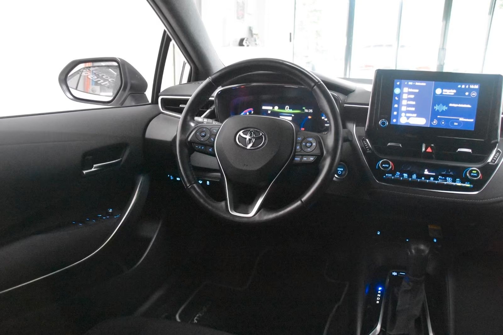 Toyota Corolla Hybrid Team D LED Kamera AppNavi Tempo foto 2