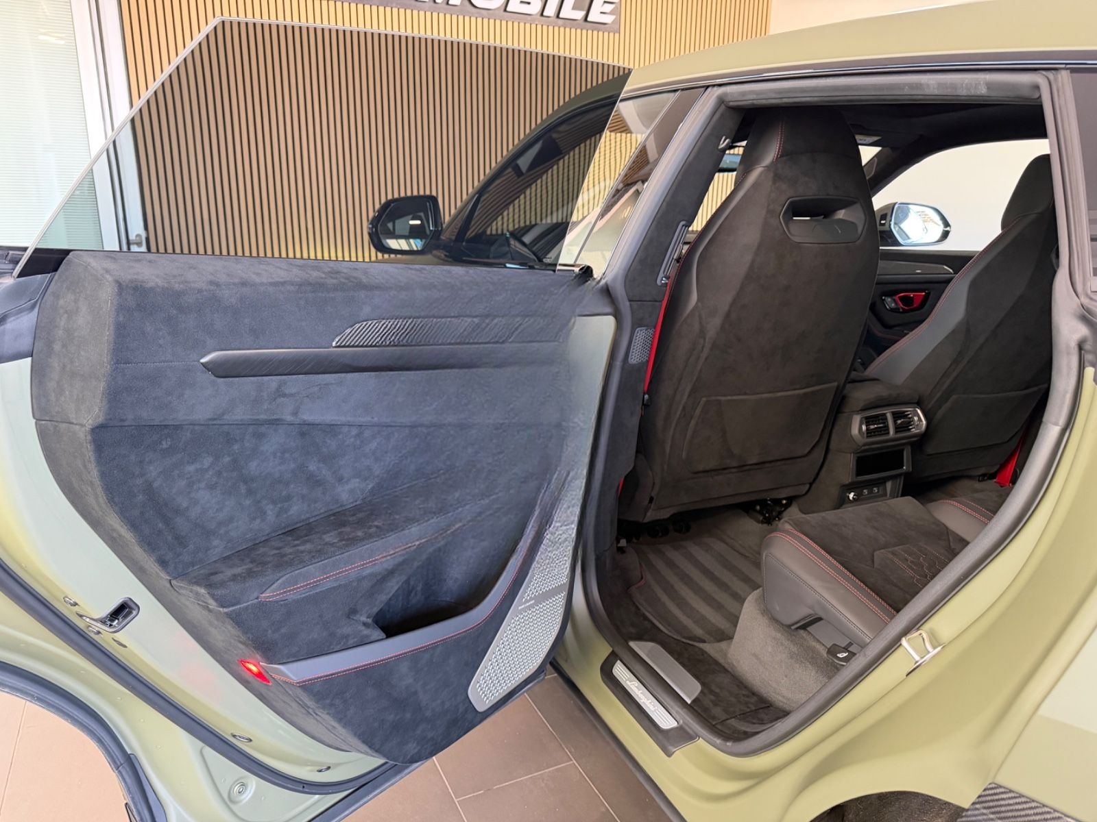 Lamborghini Urus 4.0 V8 Performante *PANO/HUD/360°/23 Zoll* foto 22
