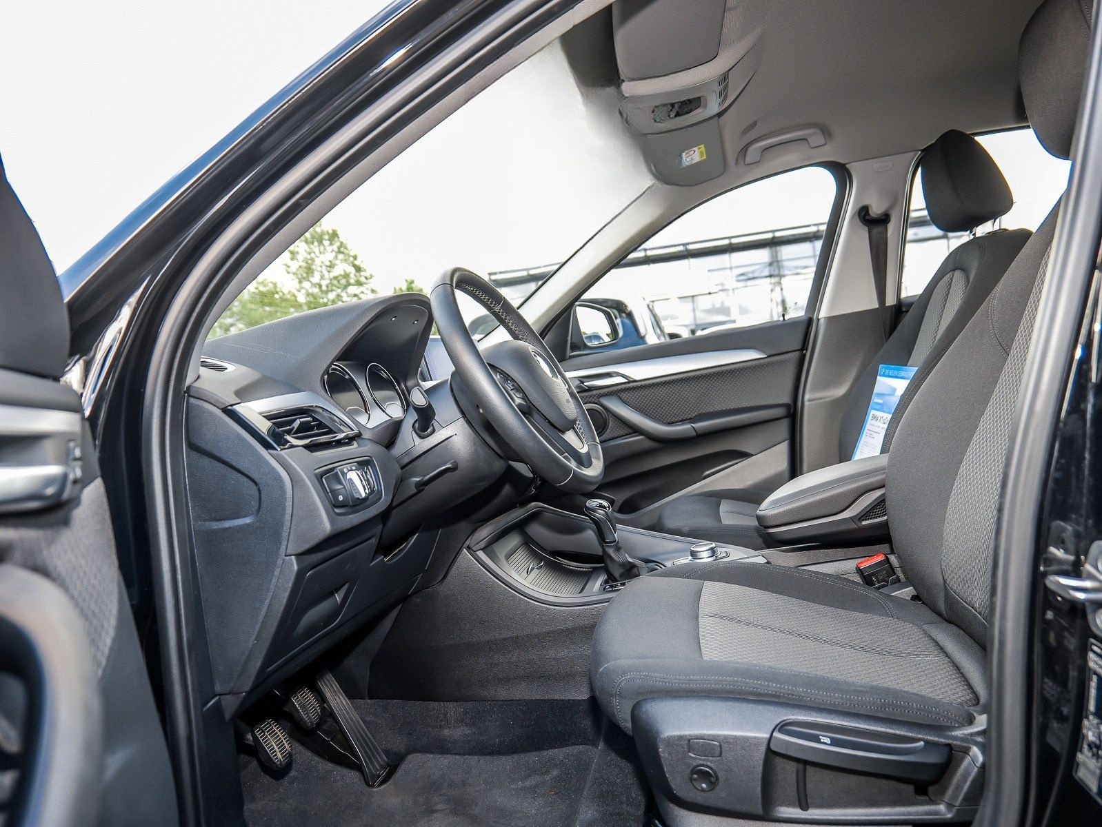 BMW X1 sDrive18d Advantage+SHZ+PDC+NAVI+Tempomat+DAB foto 5