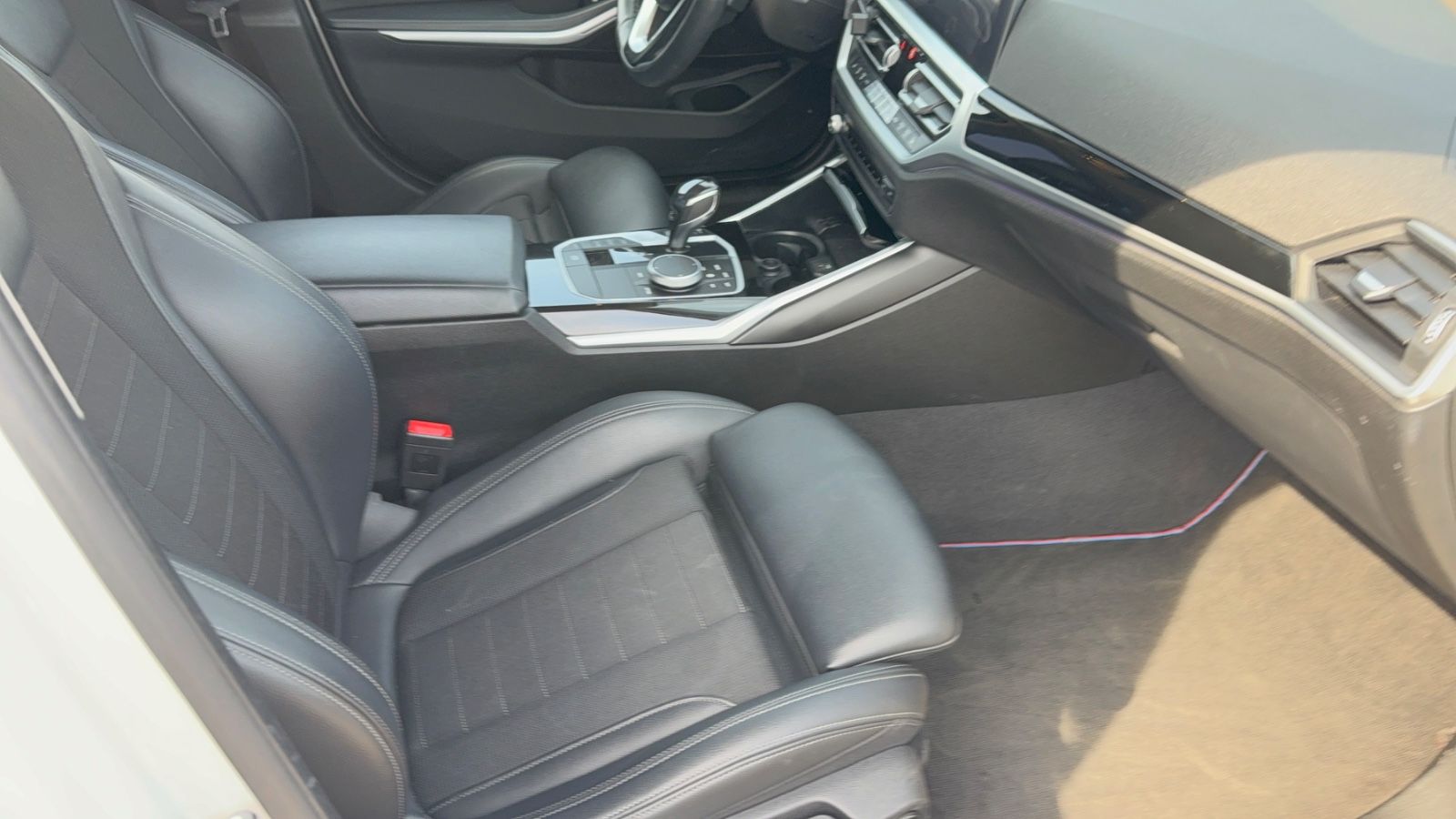 BMW 320 i Advantage-Keyless-Navi-Teilleder-Shz-Sport foto 11