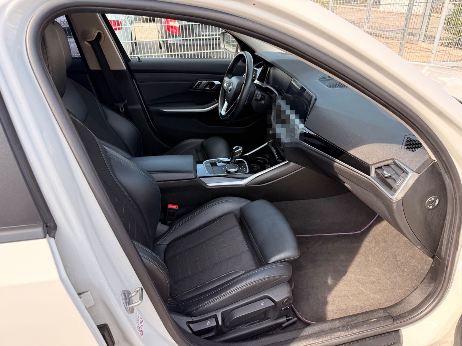 BMW 320 i Advantage-Keyless-Navi-Teilleder-Shz-Sport foto 12