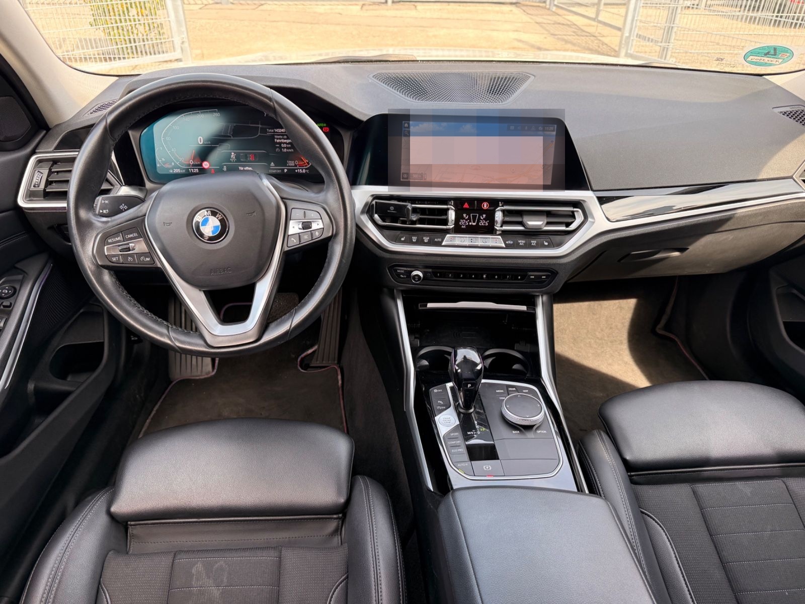 BMW 320 i Advantage-Keyless-Navi-Teilleder-Shz-Sport foto 16