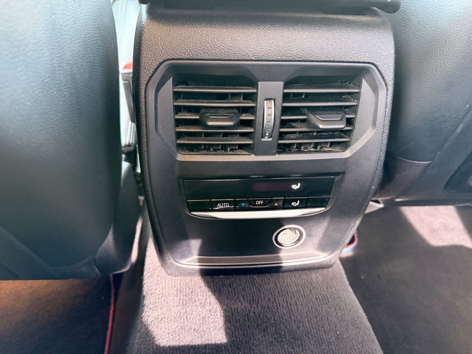 BMW 320 i Advantage-Keyless-Navi-Teilleder-Shz-Sport foto 21