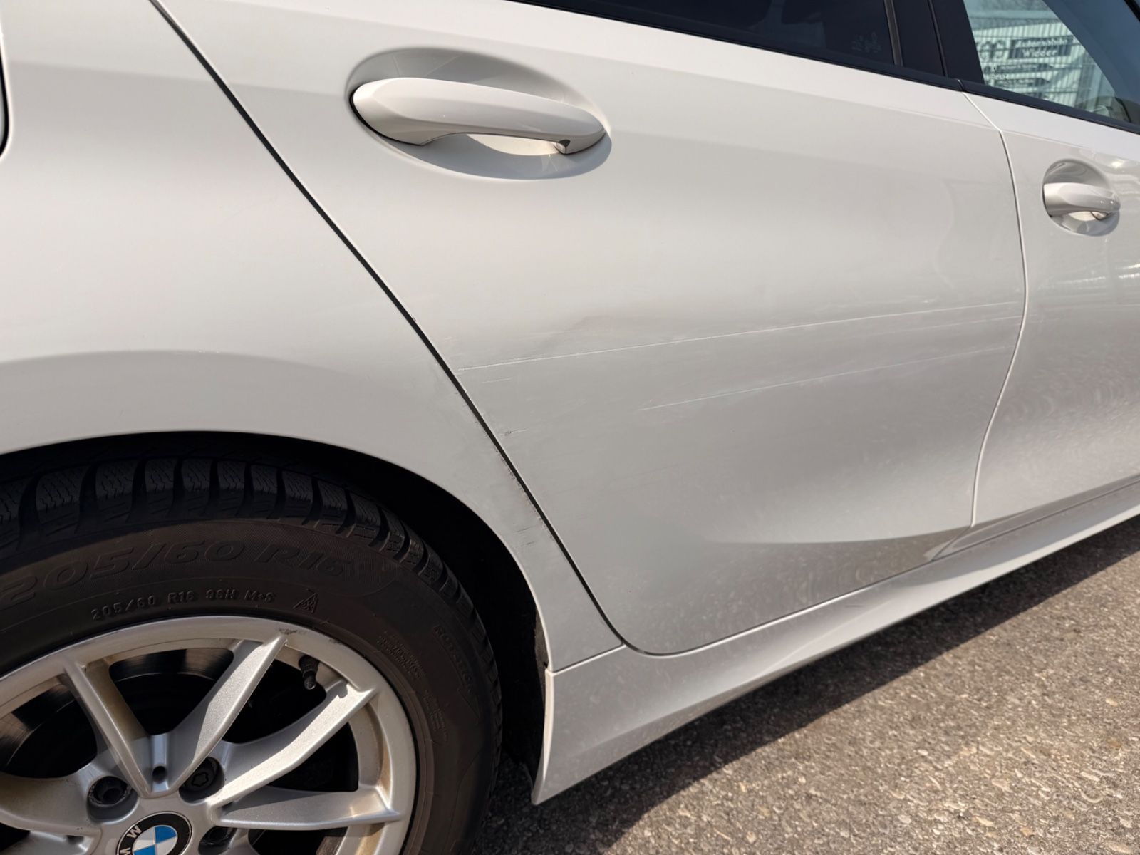 BMW 320 i Advantage-Keyless-Navi-Teilleder-Shz-Sport foto 23