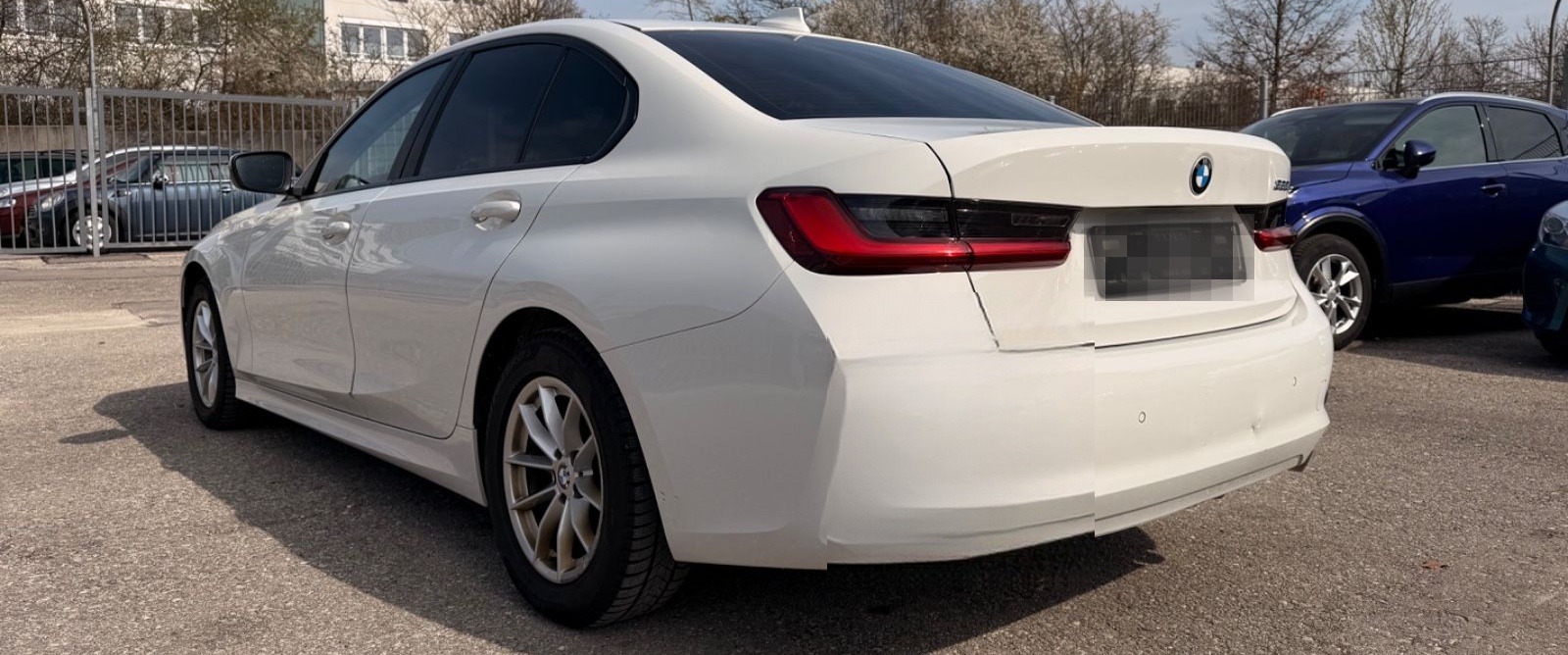 BMW 320 i Advantage-Keyless-Navi-Teilleder-Shz-Sport foto 7