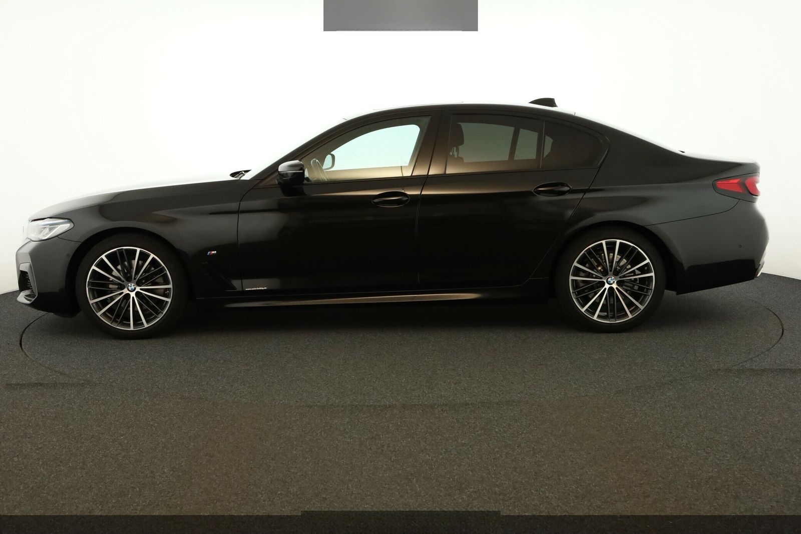 BMW 520 d M Sport #AHK#Laser#Leder#Pano#HuD#19Zoll# foto 2