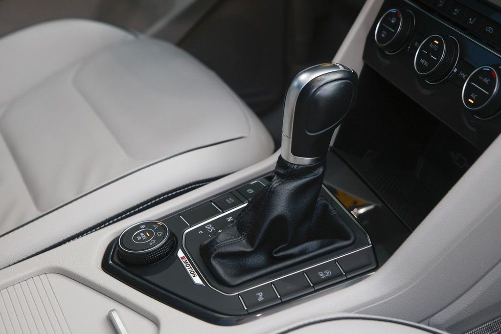 Volkswagen Tiguan 2.0 TSI DSG 4M Highline R-Line Black Styl foto 9