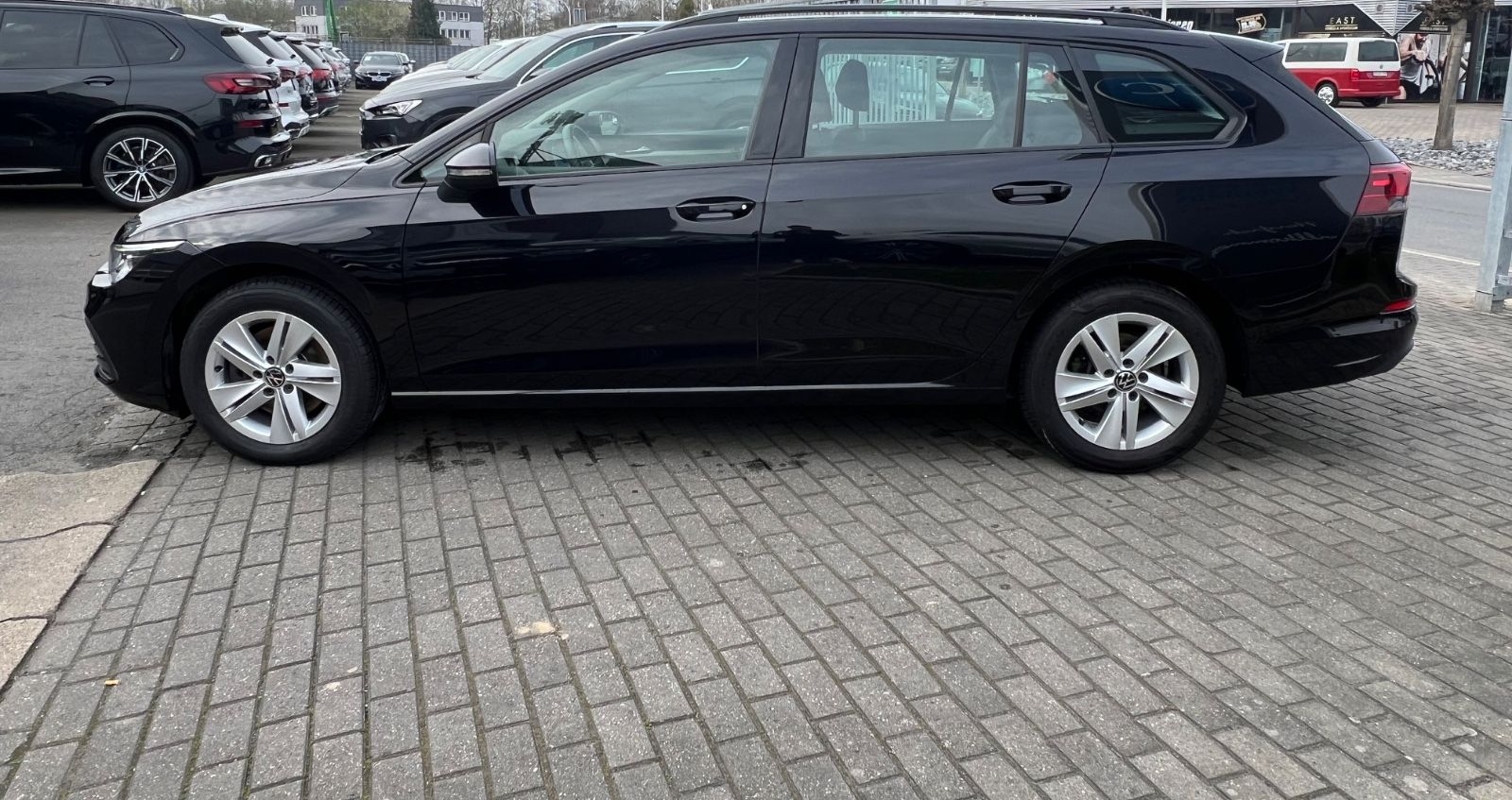 Volkswagen Golf VIII Variant 2.0 TDI Life  VIELE PAKETE foto 2
