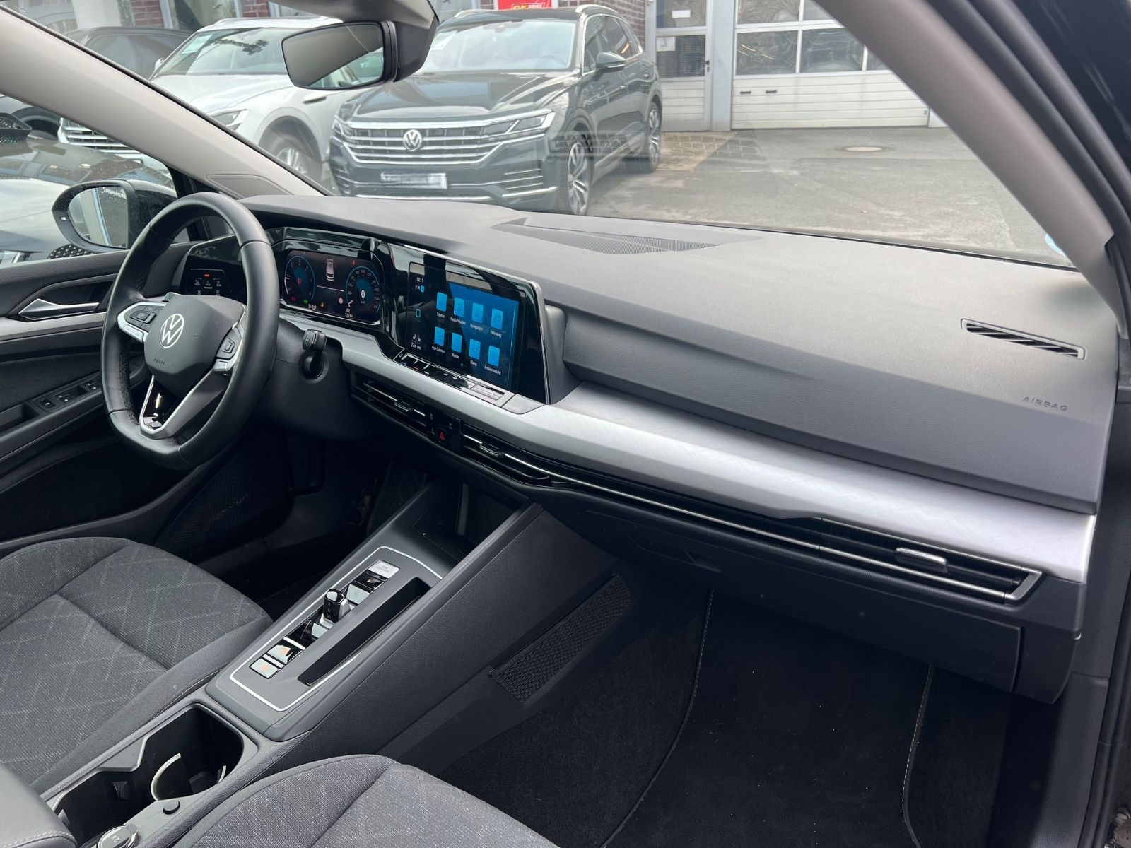 Volkswagen Golf VIII Variant 2.0 TDI Life  VIELE PAKETE foto 12