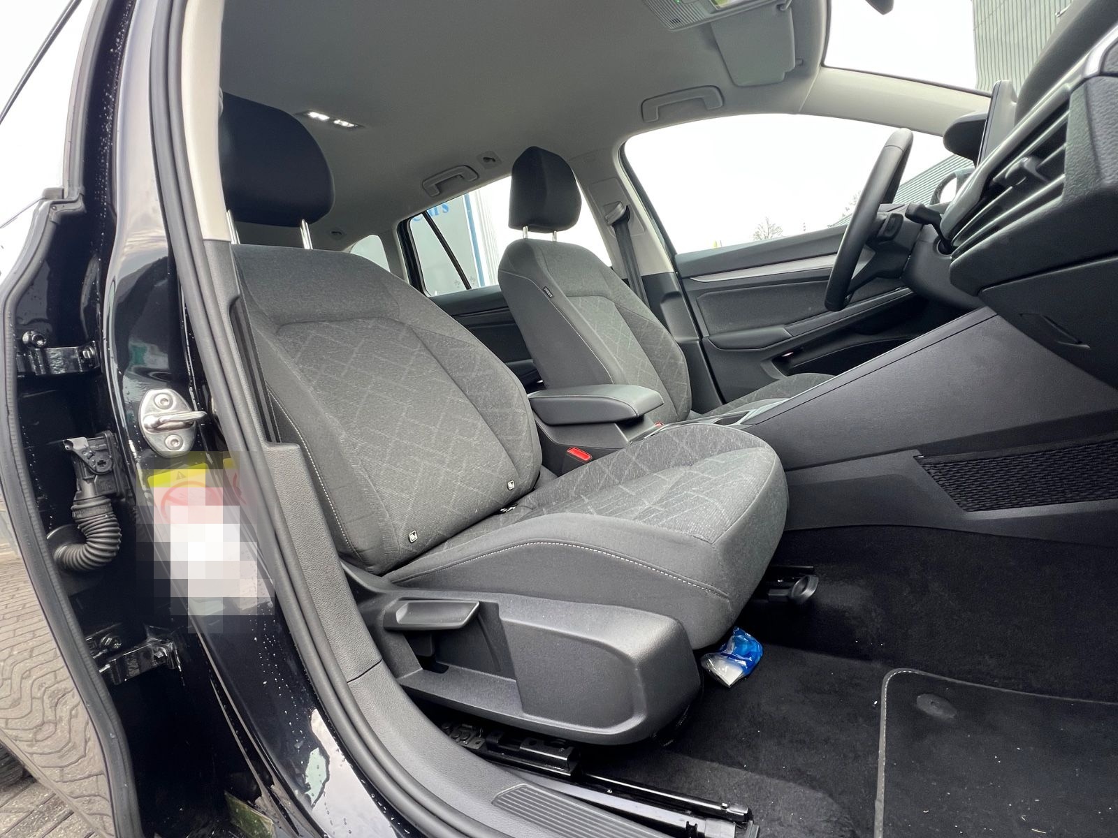 Volkswagen Golf VIII Variant 2.0 TDI Life  VIELE PAKETE foto 13