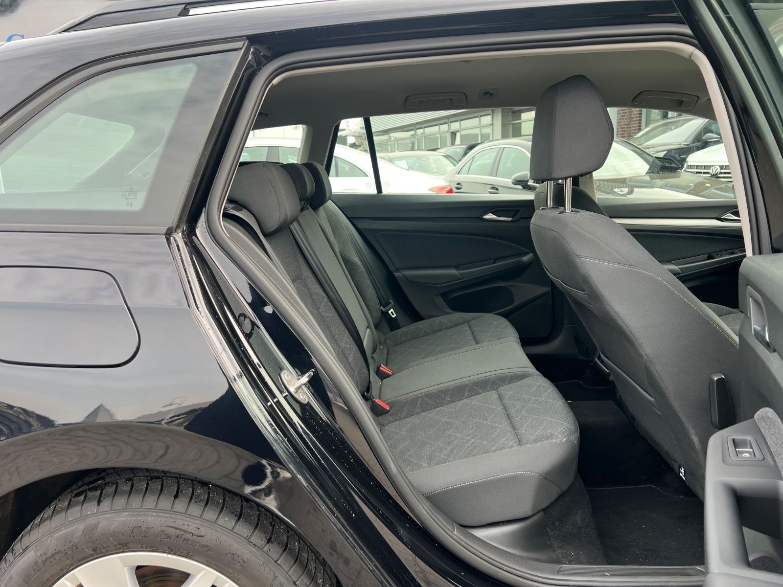 Volkswagen Golf VIII Variant 2.0 TDI Life  VIELE PAKETE foto 14