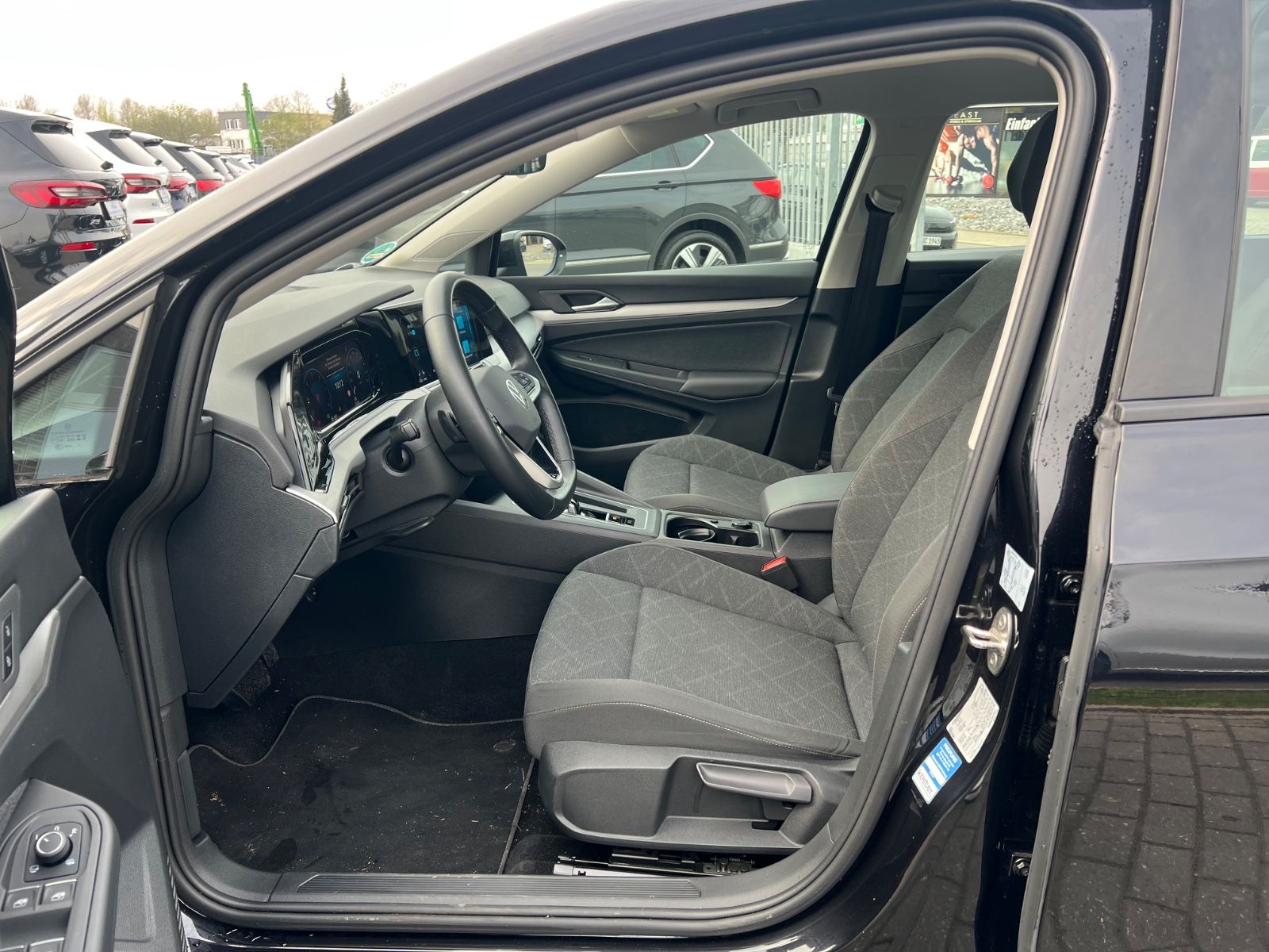 Volkswagen Golf VIII Variant 2.0 TDI Life  VIELE PAKETE foto 18