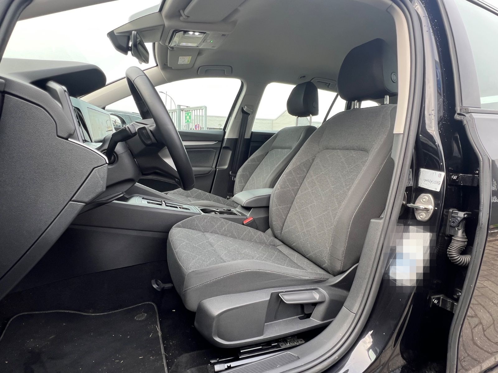 Volkswagen Golf VIII Variant 2.0 TDI Life  VIELE PAKETE foto 20