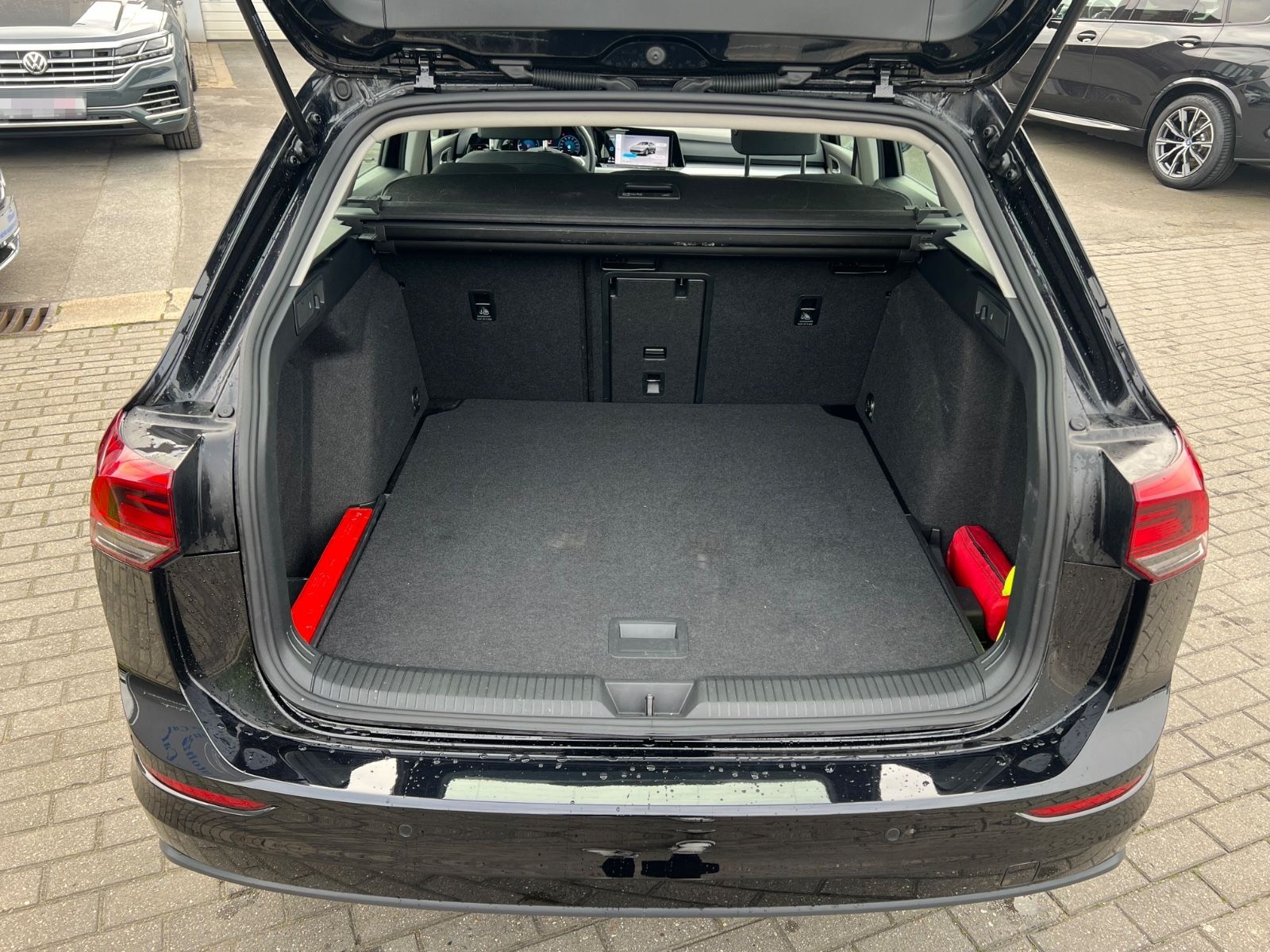 Volkswagen Golf VIII Variant 2.0 TDI Life  VIELE PAKETE foto 10