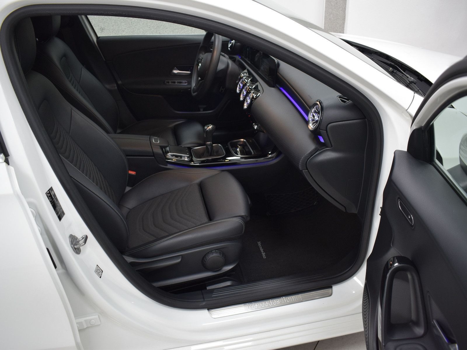 Mercedes-Benz A 200 Limousine Style MBUX Navi SHZ Ambiente foto 17