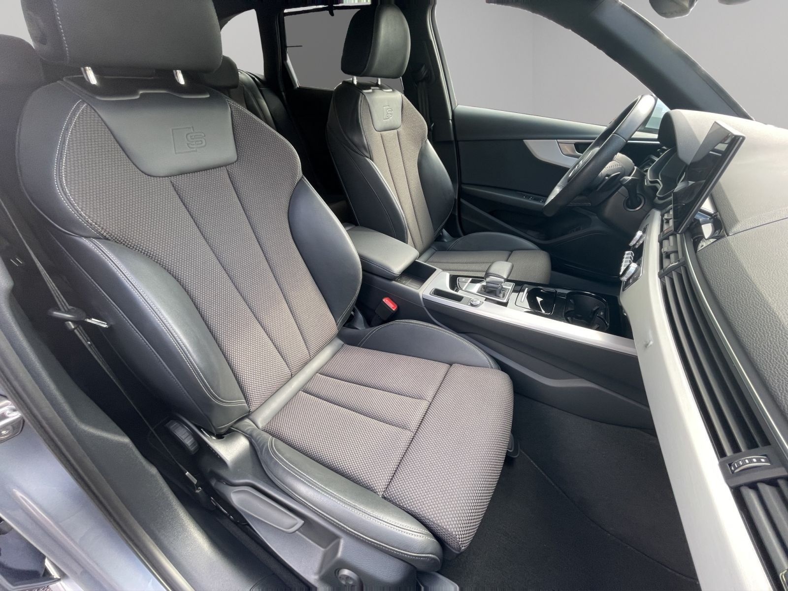 Audi A4 Avant 40 TDI qu. Matrix AHK PDC+ Navi Carplay foto 20