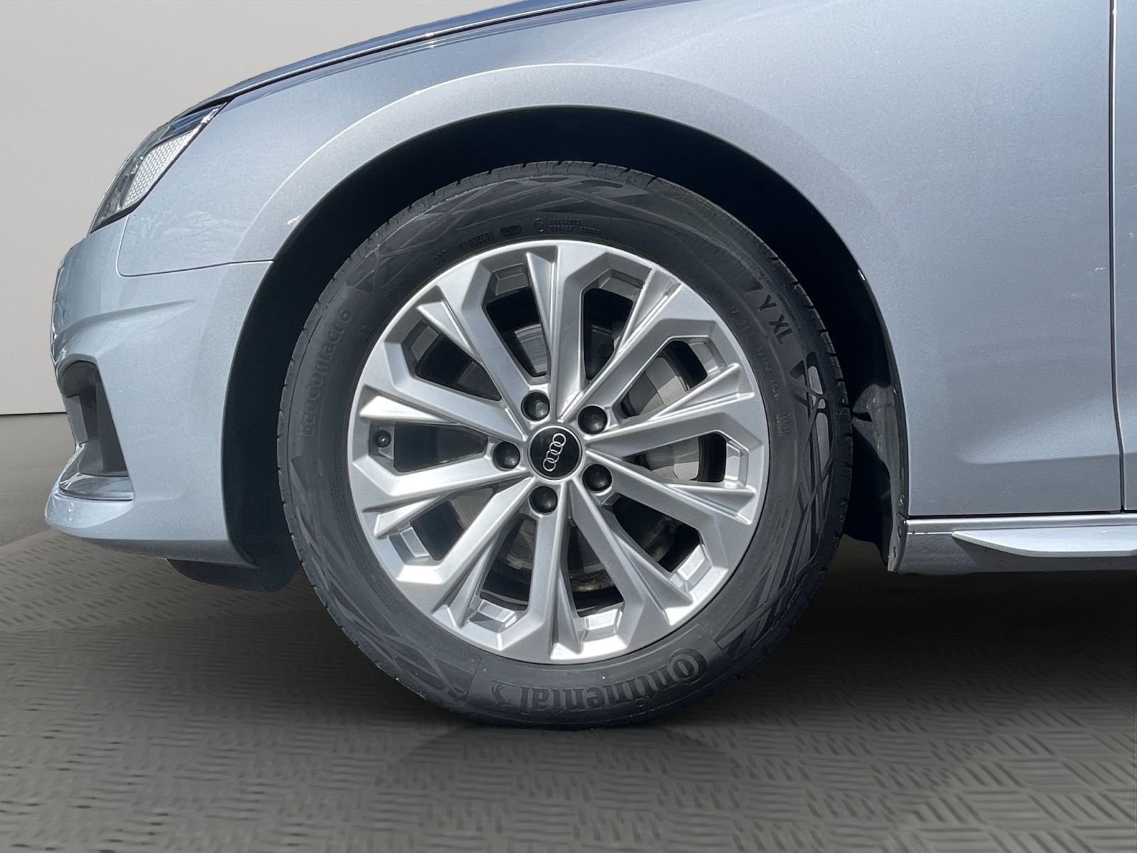 Audi A4 Avant 40 TDI qu. Matrix AHK PDC+ Navi Carplay foto 22