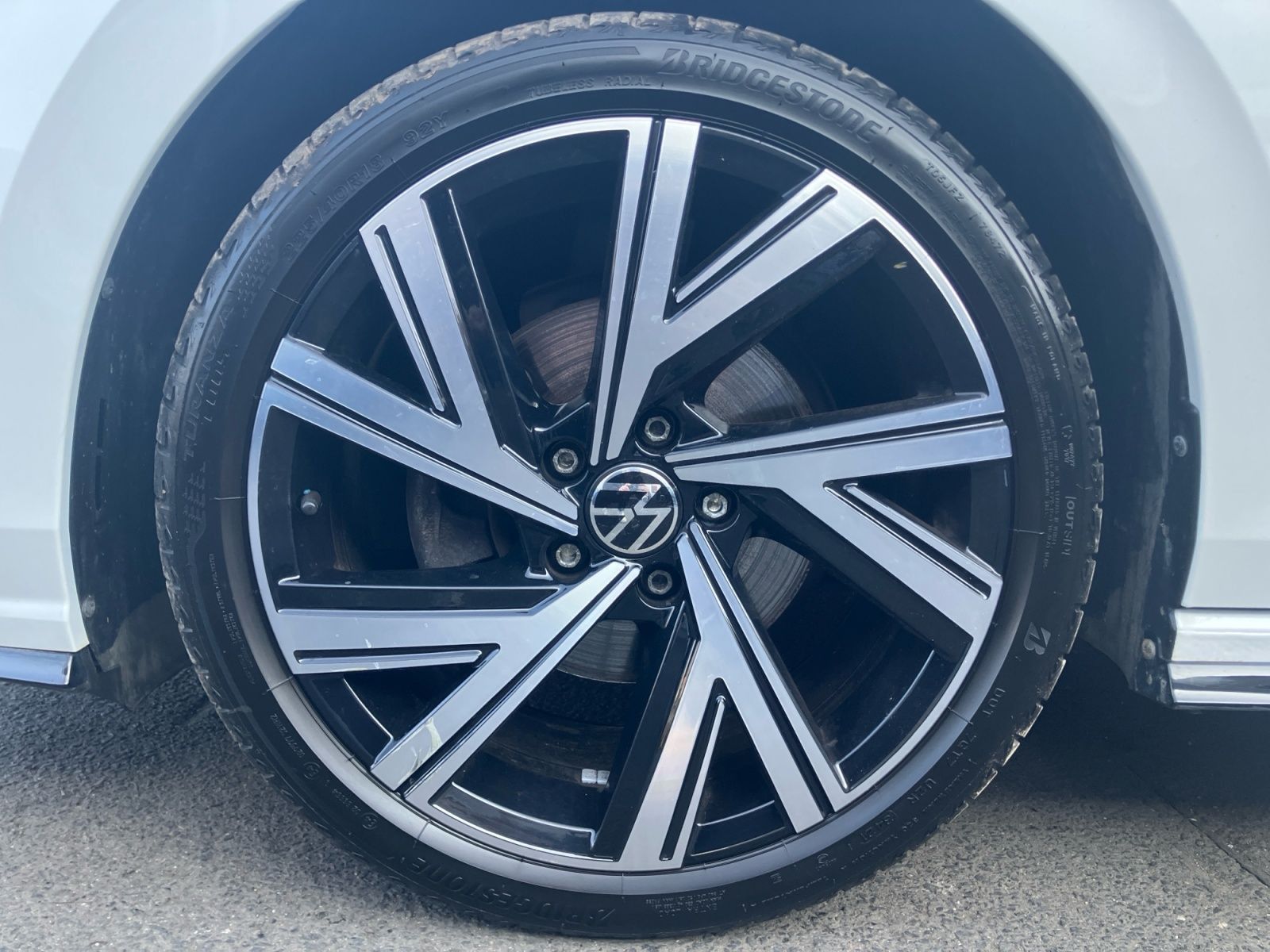 Volkswagen Golf VIII R-Line 1.5 TSI / AppConnect, LED+, ACC foto 8