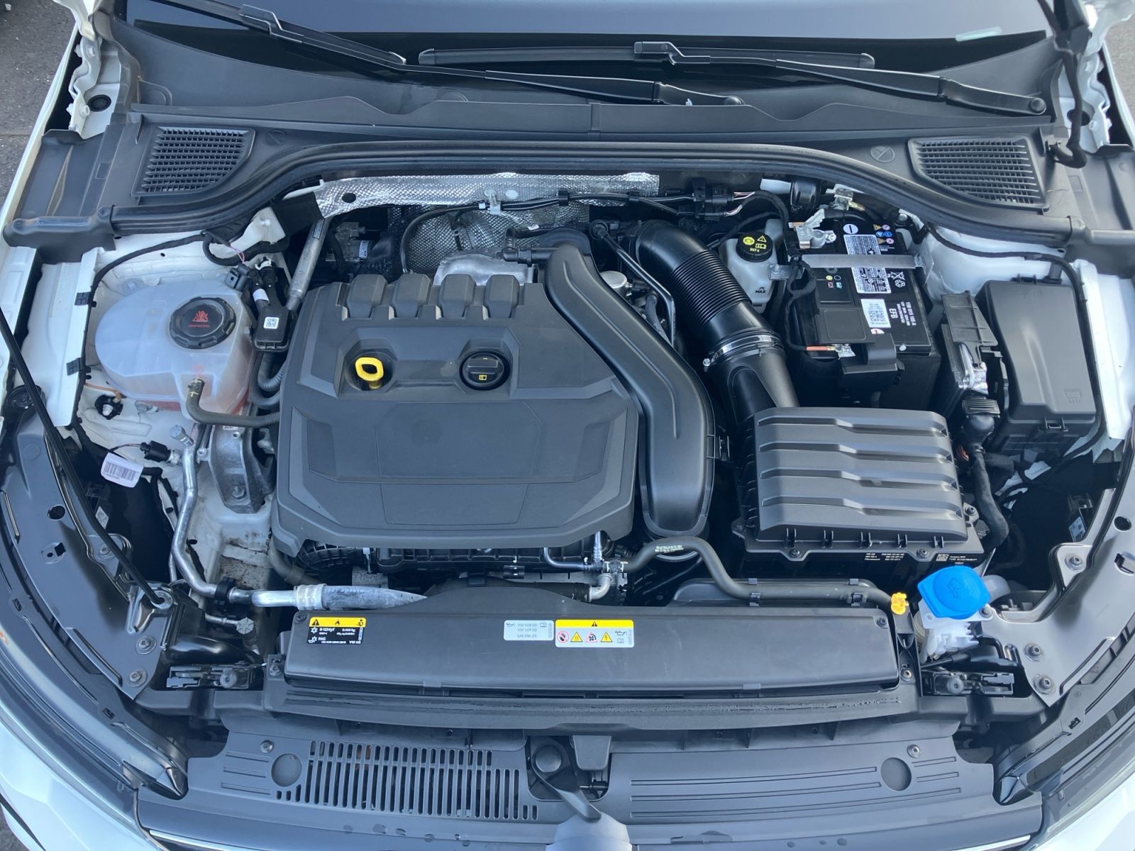 Volkswagen Golf VIII R-Line 1.5 TSI / AppConnect, LED+, ACC foto 10