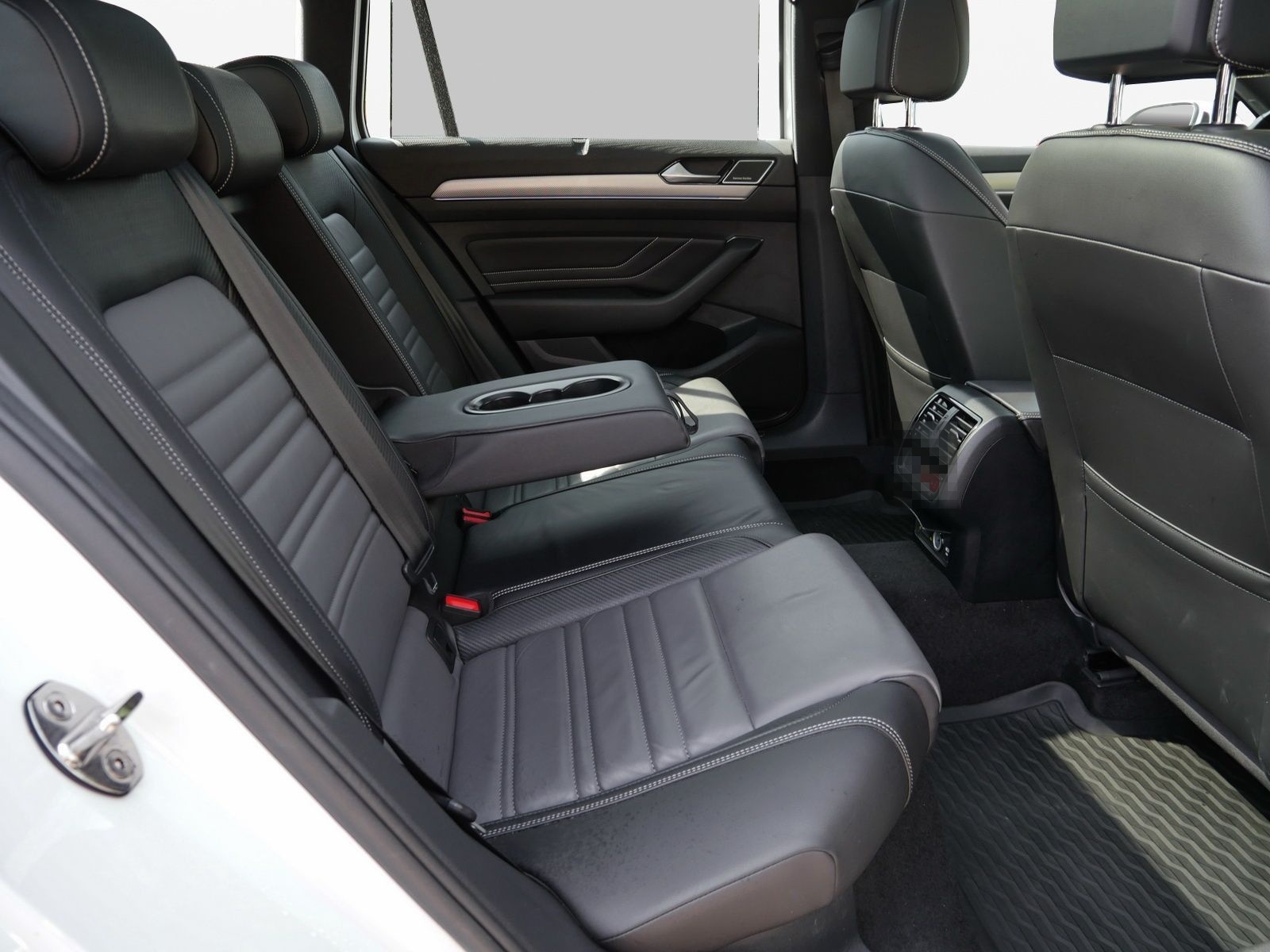 Volkswagen Passat Variant 2.0 TDI Elegance Stand*Pano*H&K foto 16