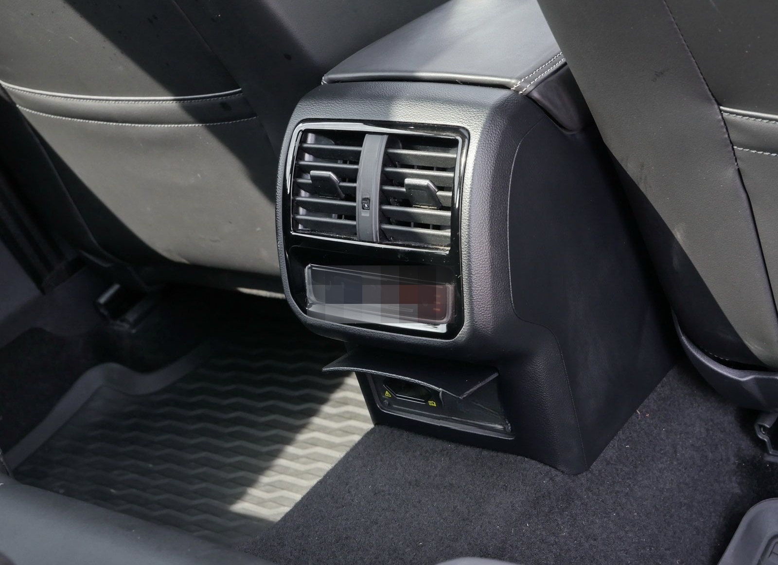 Volkswagen Passat Variant 2.0 TDI Elegance Stand*Pano*H&K foto 17