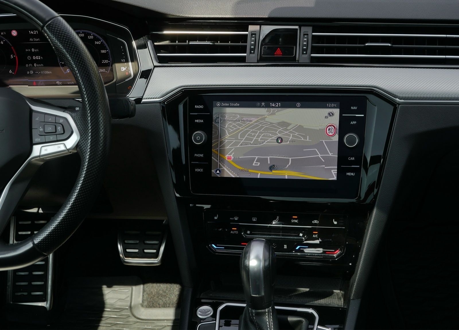 Volkswagen Passat Variant 2.0 TDI Elegance Stand*Pano*H&K foto 6