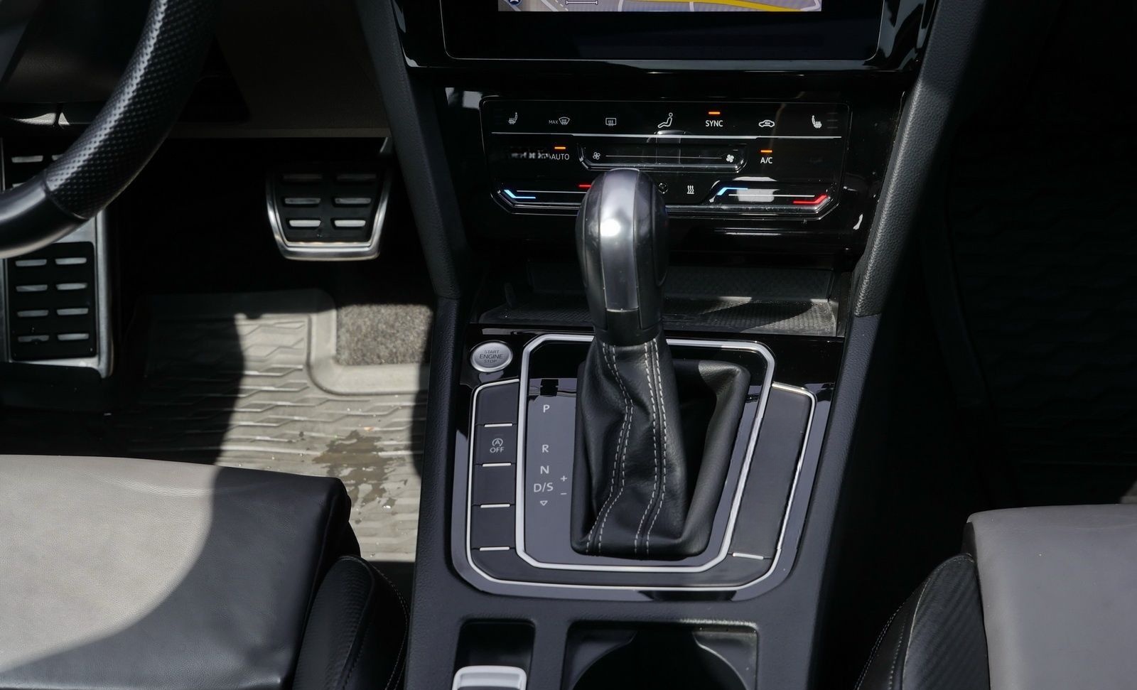 Volkswagen Passat Variant 2.0 TDI Elegance Stand*Pano*H&K foto 7