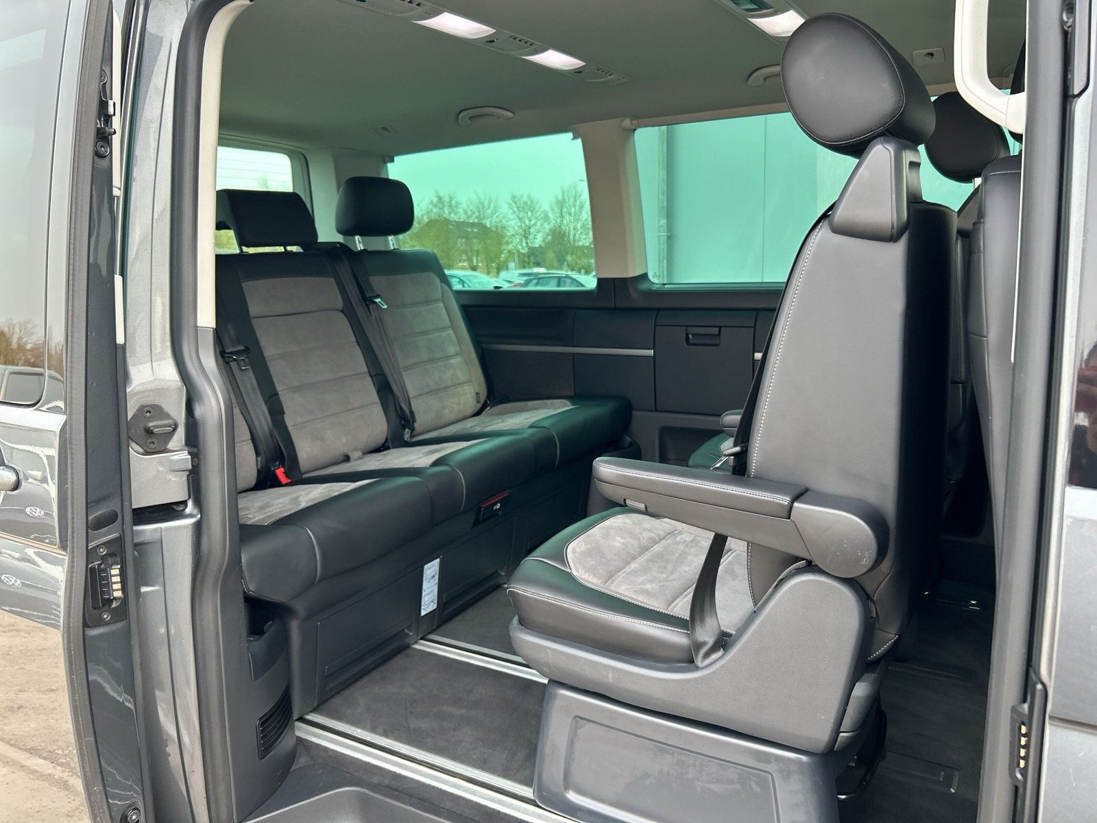 Volkswagen T6.1 Multivan 2.0 TDI Generation Six LED+NAVI foto 21