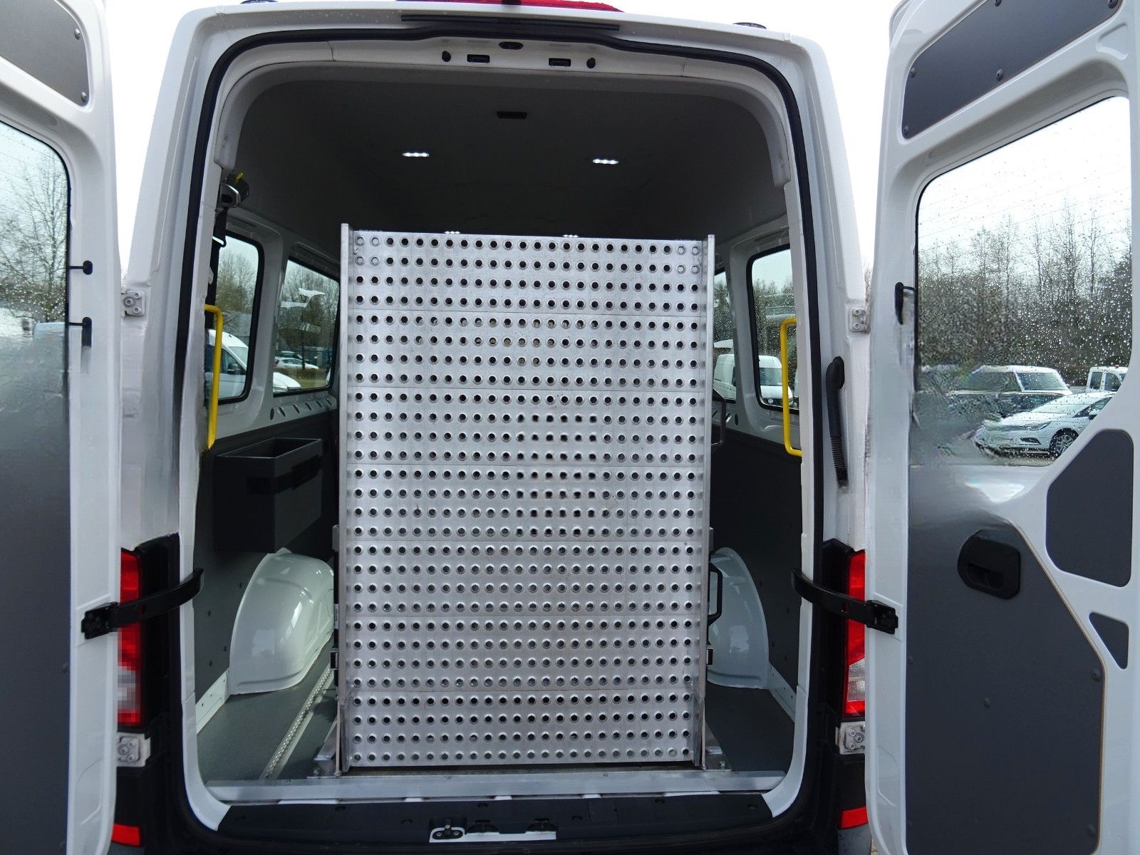 Volkswagen Crafter 35 Kombi LR 8.Sitze Rollstuhlrampe Stand foto 4
