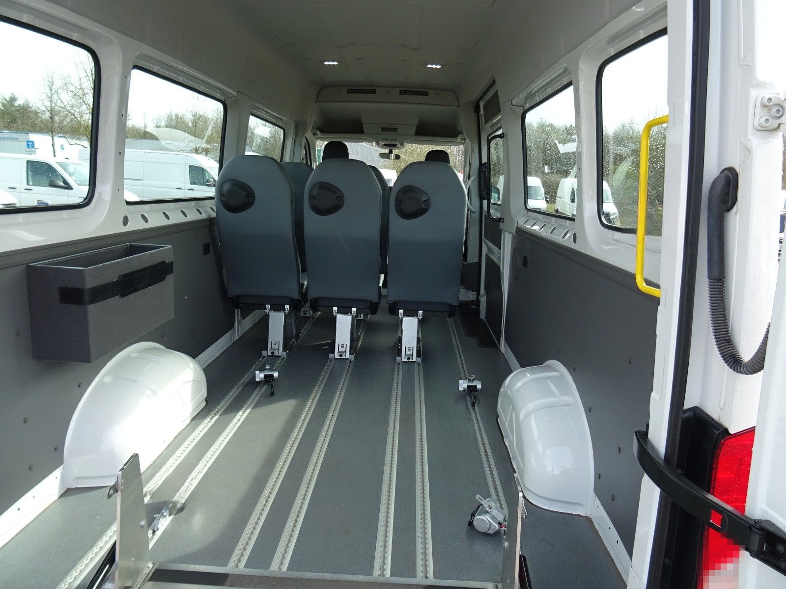 Volkswagen Crafter 35 Kombi LR 8.Sitze Rollstuhlrampe Stand foto 6
